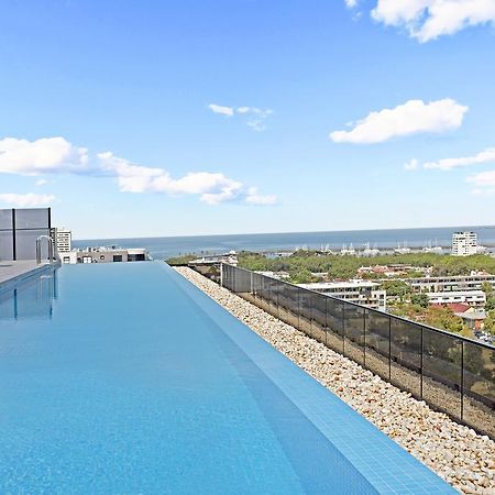 ☆ Heart Of St Kilda ☆ Infinity Pool+Parking+Wifi Apartment Мелбърн Екстериор снимка