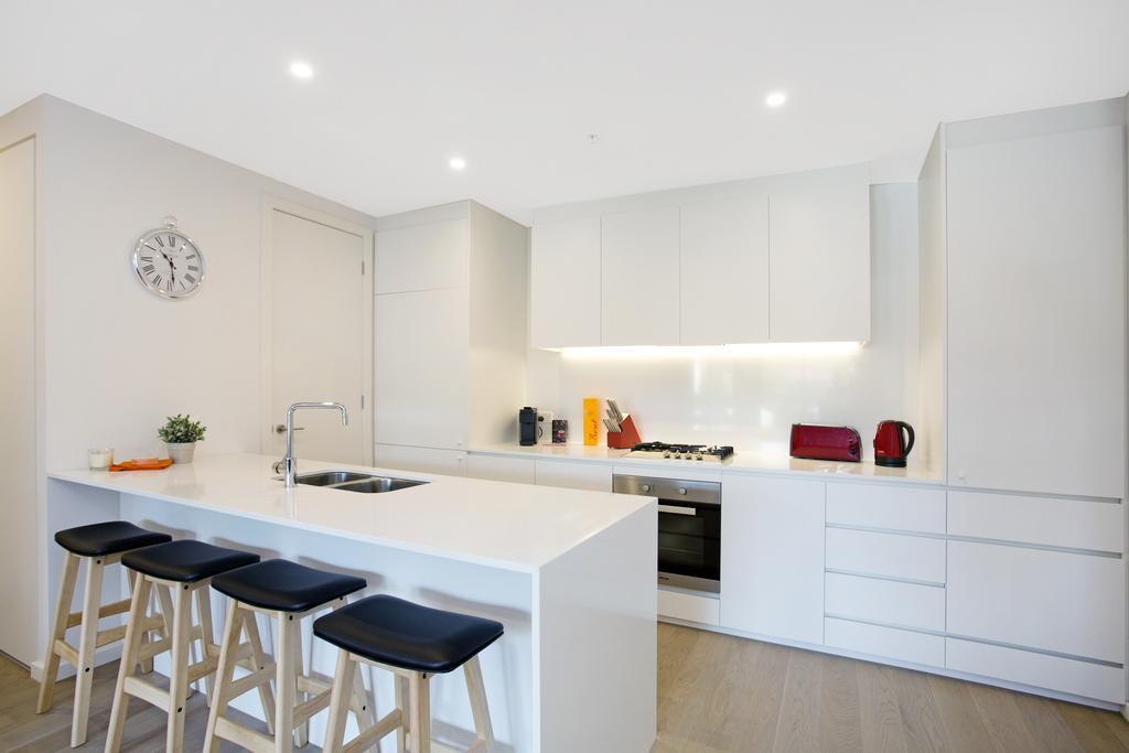 ☆ Heart Of St Kilda ☆ Infinity Pool+Parking+Wifi Apartment Мелбърн Екстериор снимка