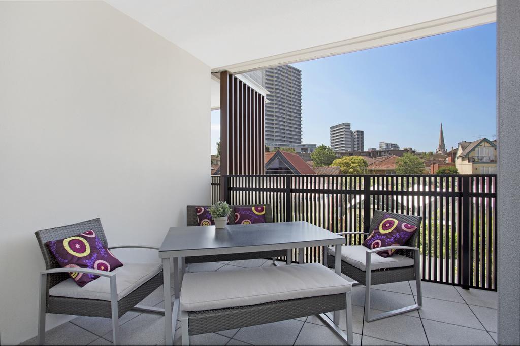 ☆ Heart Of St Kilda ☆ Infinity Pool+Parking+Wifi Apartment Мелбърн Екстериор снимка
