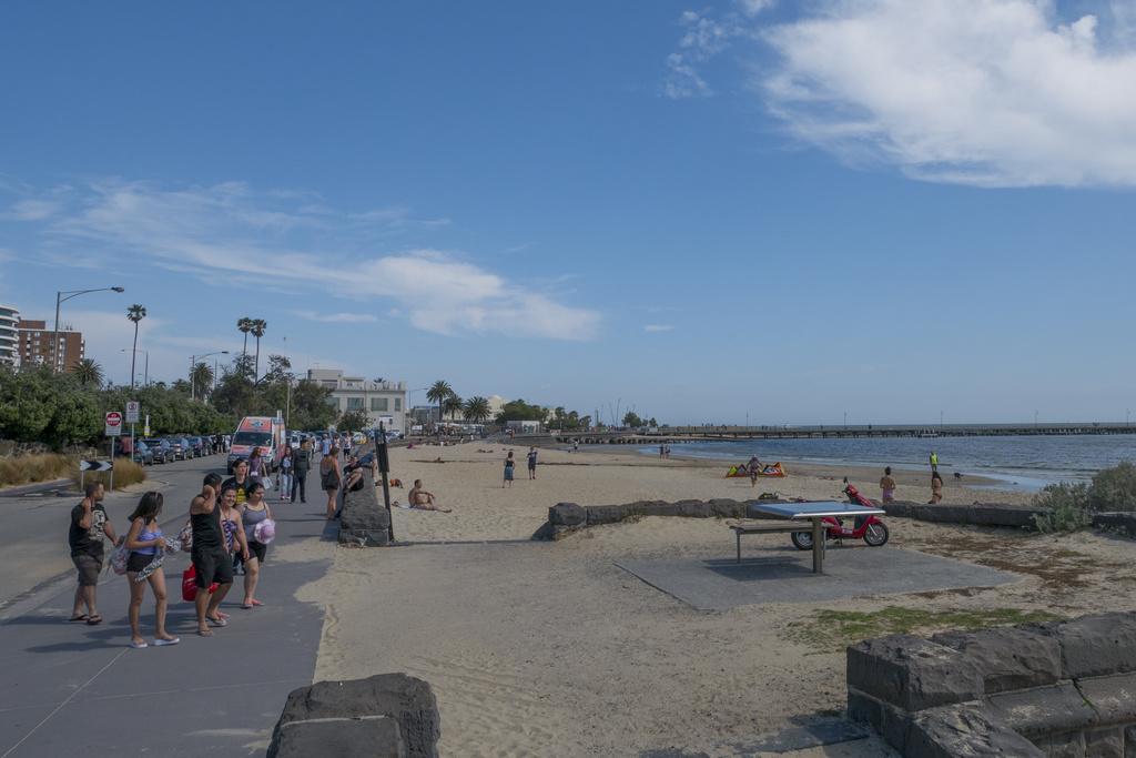 ☆ Heart Of St Kilda ☆ Infinity Pool+Parking+Wifi Apartment Мелбърн Екстериор снимка