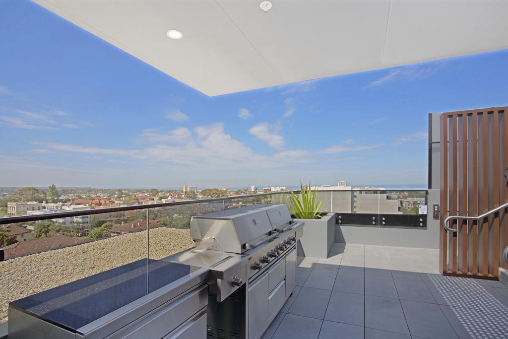 ☆ Heart Of St Kilda ☆ Infinity Pool+Parking+Wifi Apartment Мелбърн Екстериор снимка